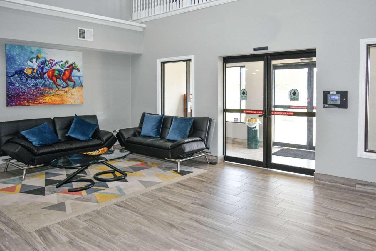 Quality Inn & Suites Brooks Louisville South מראה חיצוני תמונה