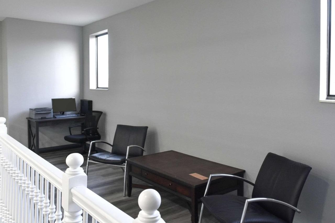 Quality Inn & Suites Brooks Louisville South מראה חיצוני תמונה